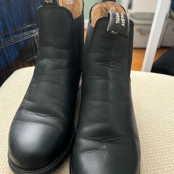 Shoes - Blundstone boots Women's Style 1673 black. Size 7 US.